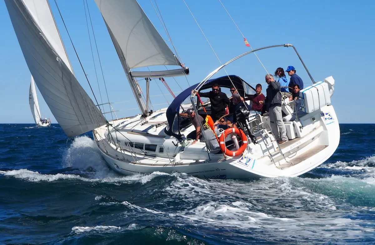 Barco de Avante en prácticas del PER para obtener el ´título náutico PER